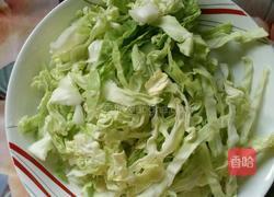圆包菜炒红薯粉的做法图解2