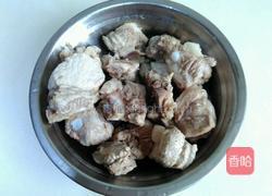 莲藕排骨汤的做法图解3