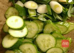 黄瓜鸡蛋酱的做法图解2