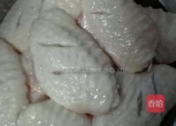 五花肉可乐鸡翅的做法图解1