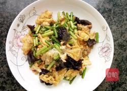 蒜苔炒鸡蛋木耳的做法图解6