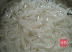 炒河粉的做法图解1