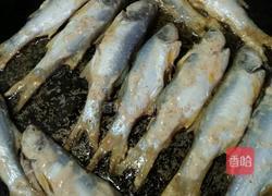 油煎小杂鱼的做法图解2