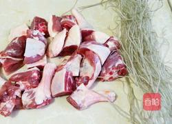 鸭腿绿豆面的做法图解1