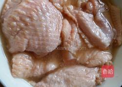 去骨鸡翅炖菌菇的做法图解1