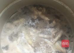 红烧鸡爪的做法图解1