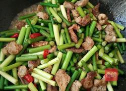 辣椒版蒜台炒肉的做法图解4