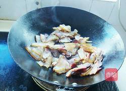 豌豆片炒腊肉的做法图解3