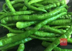 青椒炒肉的做法图解1