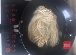西红柿鸡蛋炒面的做法图解2