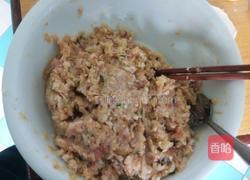酸菜肉陷饺子的做法图解2