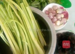 木耳芹菜包子的做法图解3