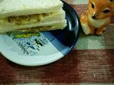 鸡蛋肉松三明治
