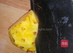 削菠萝的做法图解4