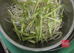 豆芽炒竹笋的做法图解1