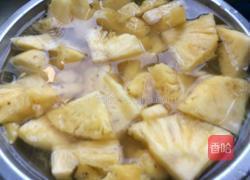菠萝汁的做法图解1