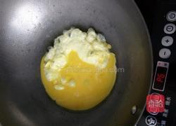 鸡蛋炒鱼籽的做法图解2