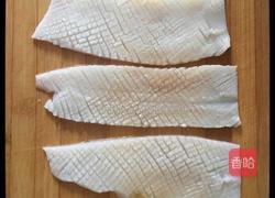 【香辣洋葱炒鱿鱼】的做法图解2
