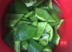 青椒炒肉片的做法图解2