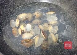 葱姜炒花蛤的做法图解4