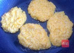 米饭鸡蛋饼的做法图解2