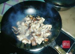 烤肉味香菇小炒肉的做法图解2