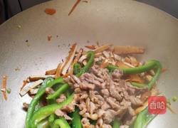 香干青椒炒肉丝的做法图解9