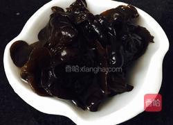 黑木耳红枣汤的做法图解1