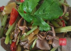 芹菜炒鸡胗的做法图解7