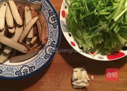 小芹菜炒香干的做法图解1