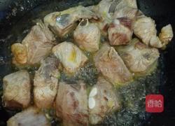 胡萝卜焖排骨的做法图解5