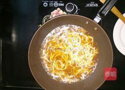 香菇鸡丝面的做法图解2