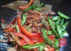 辣鸡腿炒青豆的做法图解4