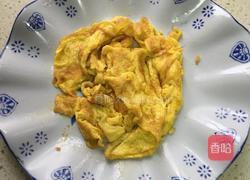 鸡蛋炒河粉的做法图解2