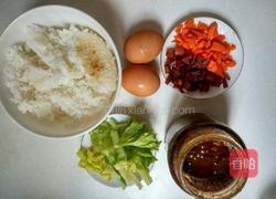 豆瓣酱蛋炒饭的做法图解1