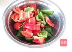 彩椒土豆片的做法图解1