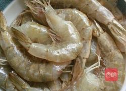 蒜泥龙虾的做法图解1