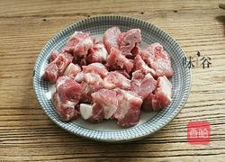 花旗参石斛排骨汤的做法图解2
