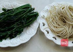 香椿拌面的做法图解1
