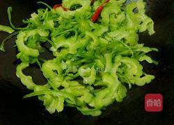 干煸苦瓜青椒的做法图解7
