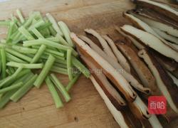 芹菜凉拌豆干的做法图解1