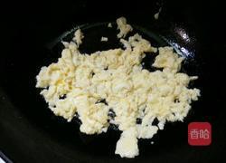 鸡蛋银芽炒河粉的做法图解4