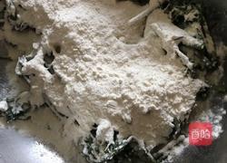 软炸香椿芽的做法图解3
