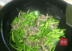 蒜苔炒腊肉的做法图解6