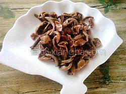 蘑菇怎么焯水几分钟 MjUwX2MxXzA