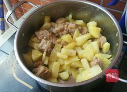 白菜土豆炖排骨的做法图解6