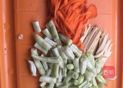 豆角焖面的做法图解1