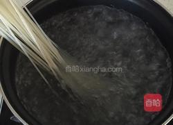 鸡丁米线的做法图解2
