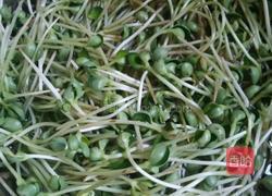 肉丝炒豆苗的做法图解1