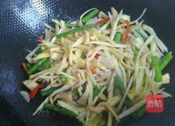 杏鲍菇炒鸡丝的做法图解7